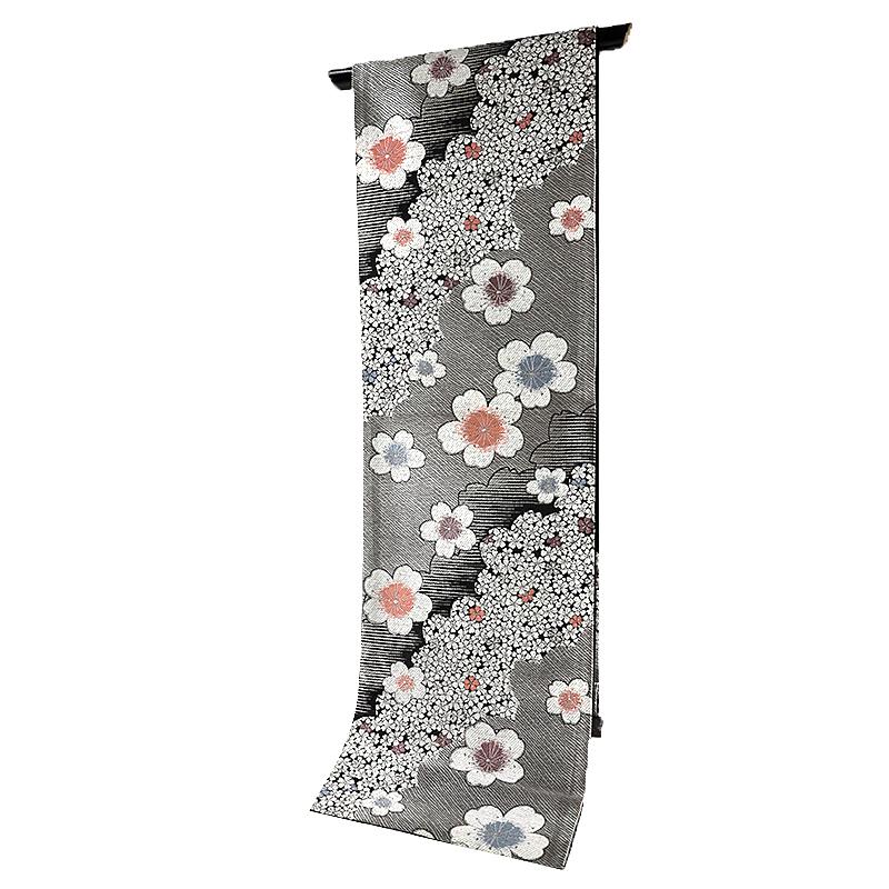 中古 袋帯 振袖用 正絹 唐織 引箔 銀 ラメ 黒地 白 ピンク 橙 渋紫