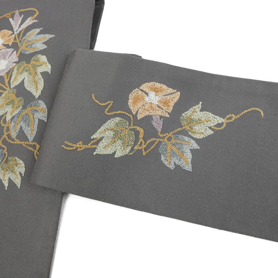 名古屋帯 紬 相良刺繍 グレー 正絹 中古 花 朝顔 手刺繍 帯 リサイクル カジュアル 着物 仕立て上がり 九寸 No.i6-2453
