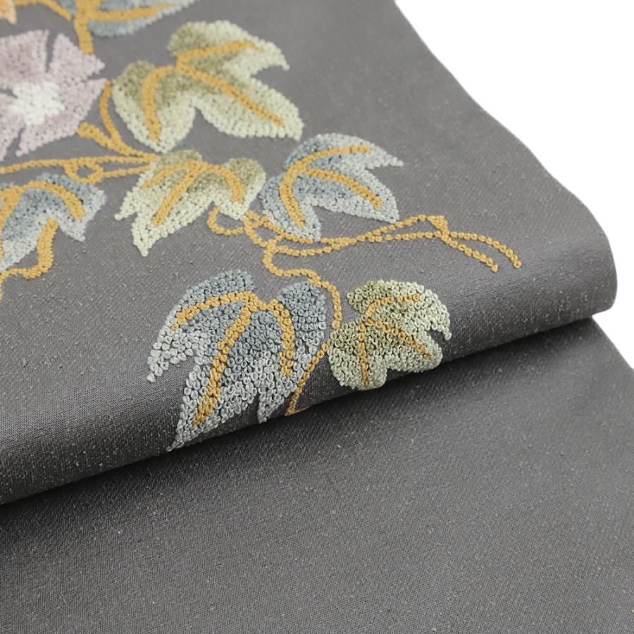 名古屋帯 紬 相良刺繍 グレー 正絹 中古 花 朝顔 手刺繍 帯 リサイクル カジュアル 着物 仕立て上がり 九寸 No.i6-2453
