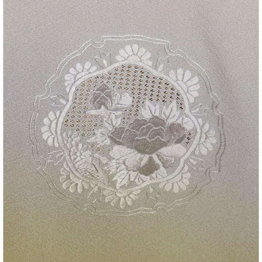 訪問着 袷 正絹 ベージュ 薄紫 抹茶色 三段暈し 刺繍 鏡文 牡丹 菊 笹 梅 Mサイズ ki30969 新品 フォーマル 30代 40代 50代 送料込みの画像