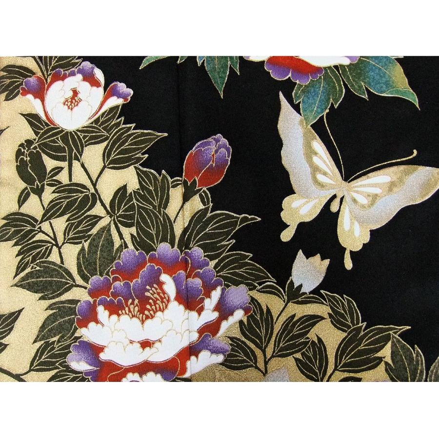 黒留袖 作家物 嵐月華 蝶々に花模様 梅 牡丹 K-5532 レンタル黒留袖詳細・商品番号5160 飛鶴に色紙花づくし 50-60代｜黒