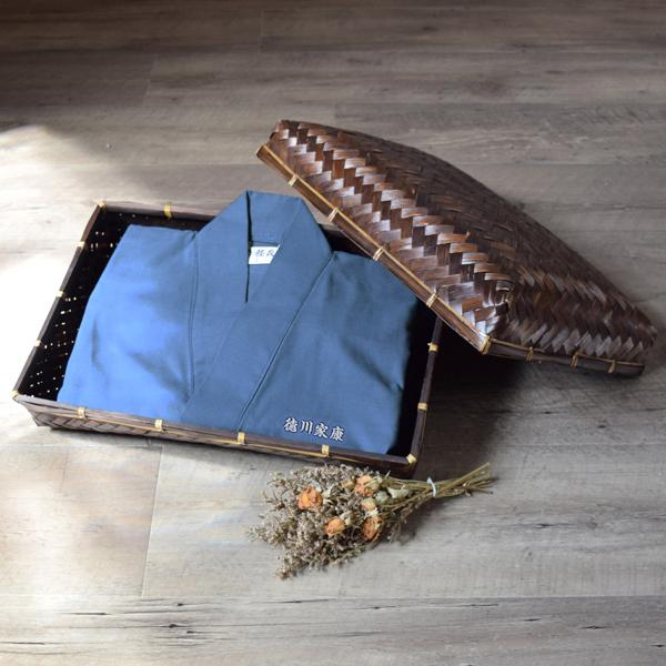 KIMONOMACHI 名入れ刺繍 作務衣 通年用 竹籠入りギフトセット 「黒 茶