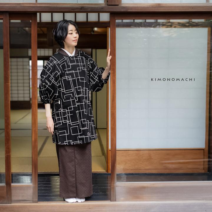 KIMONOMACHI ロング丈 割烹着「黒地 スクエア」実用的 日本製 オシャレ