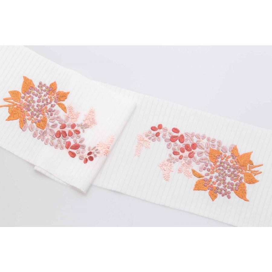 手刺繍の半襟　紫織庵 手刺繍半襟＊紫の実 | iichi 日々の暮らしを心地よくする