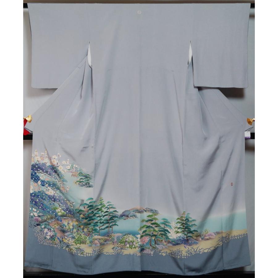 色留袖 本加賀友禅 奥田勝将 庭園に百花模様 丸に三つ引き紋 白 色留袖 本加賀友禅 奥田勝将 庭園に百花模様 丸に三つ引き紋 白