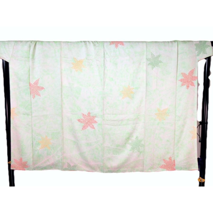 未使用　　アンティーク　正絹　しつけ付き　淡い黄緑色の絞り　楓　紅葉 小紋 手絞り パステルグリーン リサイクル お宮参り 七五三 パーティー お茶会 |  | 17