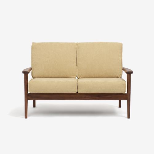 美品 IDC大塚家具 ラブソファ「シネマ」2人掛け ウォールナット ファブリック 大塚家具［2人掛］ラブソファ「シネマ」本体＋ヌードクッション