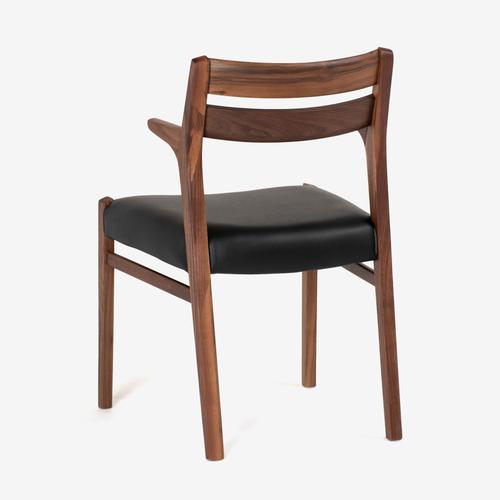 大塚家具 ダイニングチェア シネマ(半肘付き) ダイニングチェア（半肘付き）「シネマ」ウォールナット材/PVC