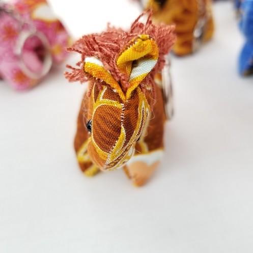 カラーはおまかせ カラフルな馬のぬいぐるみ付キーホルダー