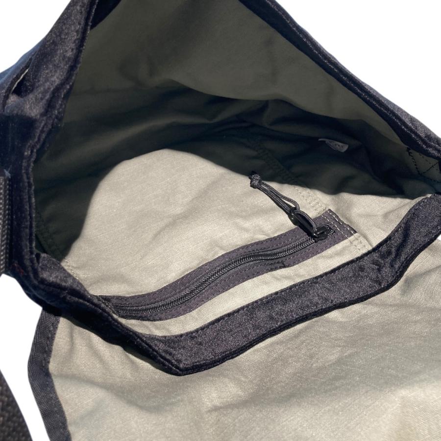 Supreme（シュプリーム） Supreme Velvet Small Messenger Bag Blalk