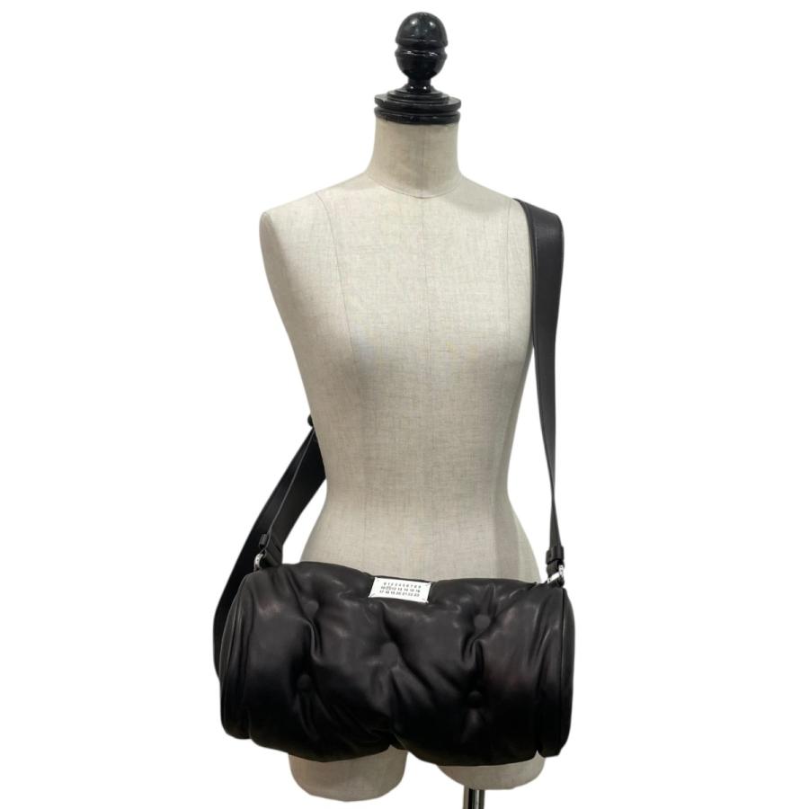 Maison Margiela メゾン マルジェラ グラムスラム ピロー ショルダーバッグ SB1WG0048 レザー ブラック  レディース【中古】 メゾンマルジェラ ショルダーバッグ グラムスラム ピロー レザー
