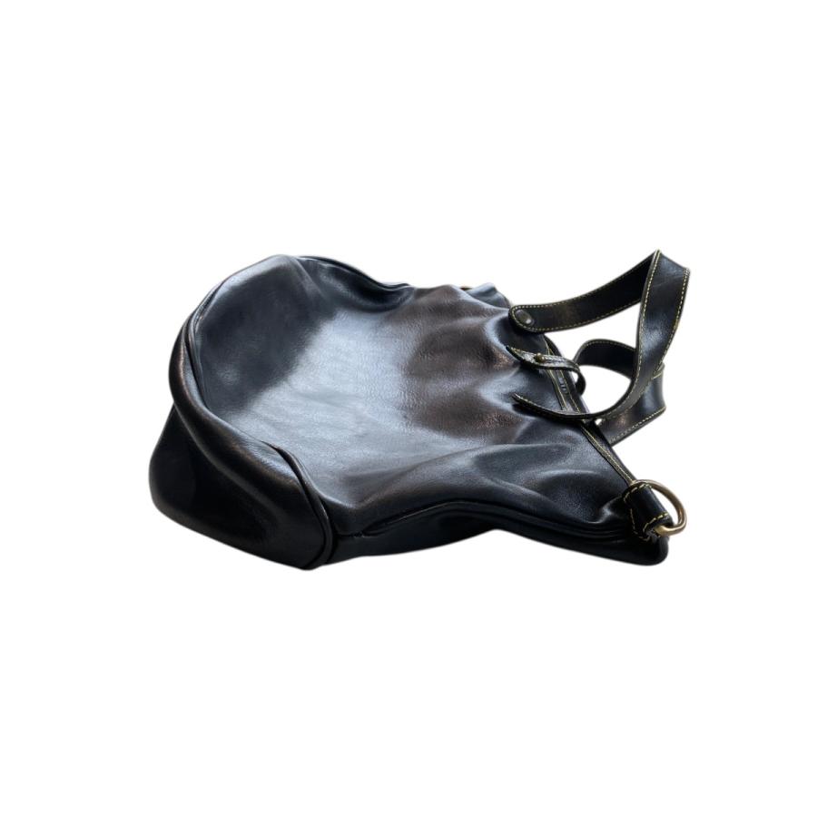 イッセイミヤケ FETE パンチング レザー ボストンバッグ ハンドバッグ 黒 ISSEY MIYAKE（イッセイミヤケ） 【値下げ】ISSEY MIYAKE FETE