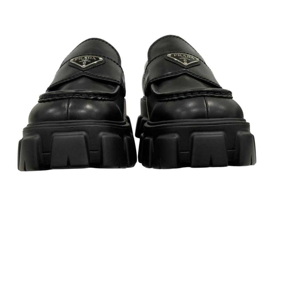 PRADA（プラダ） モノリス ブラッシュドレザー ローファー 2DE129