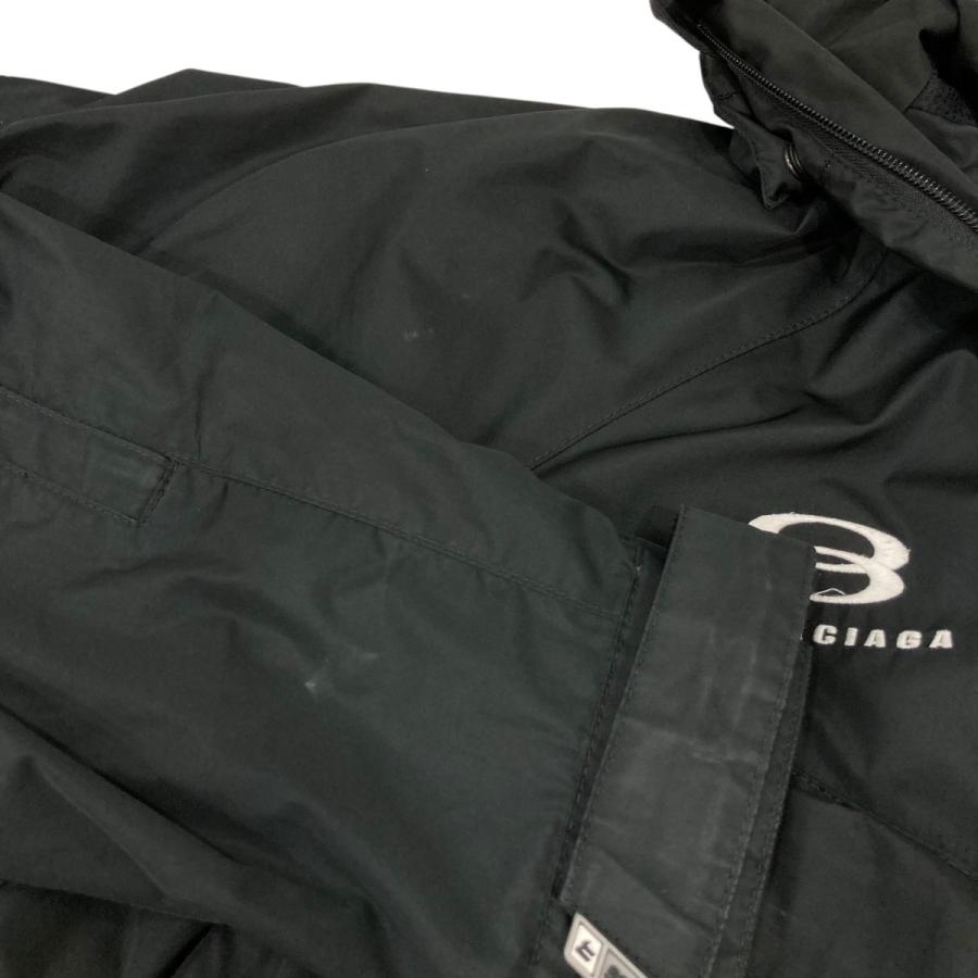 BALENCIAGA（バレンシアガ） ラグランスリーブテクニカルパーカ