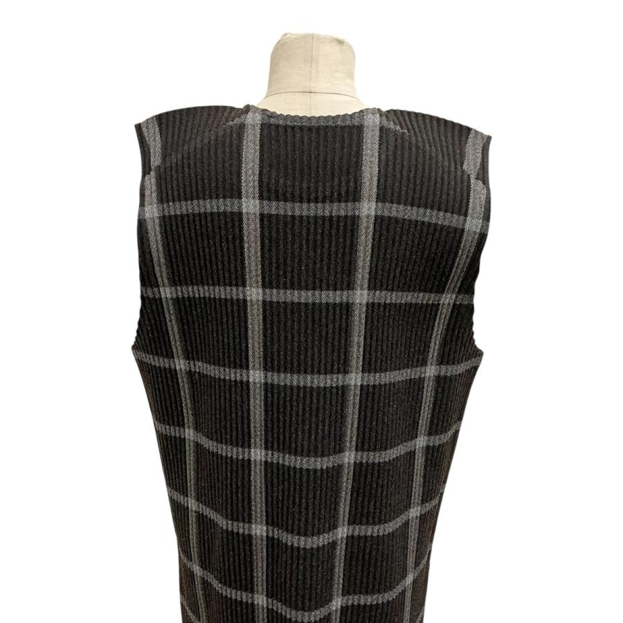 HOMME PLISSE ISSEY MIYAKE イッセイミヤケオムプリッセ ノースリーブ
