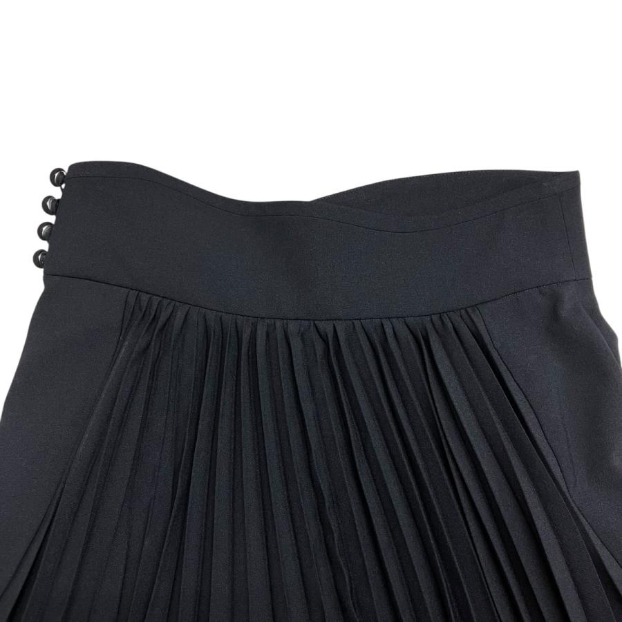 マメクロゴウチ mame kurogouchi Curved Pleated Flared Skirt
