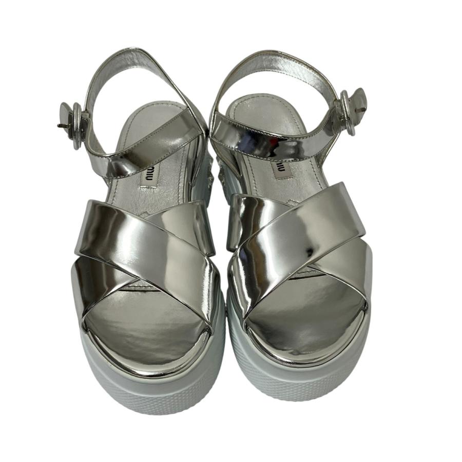 miu miu（ミュウミュウ） MIU MIU White Patent Leather Ankle Strap
