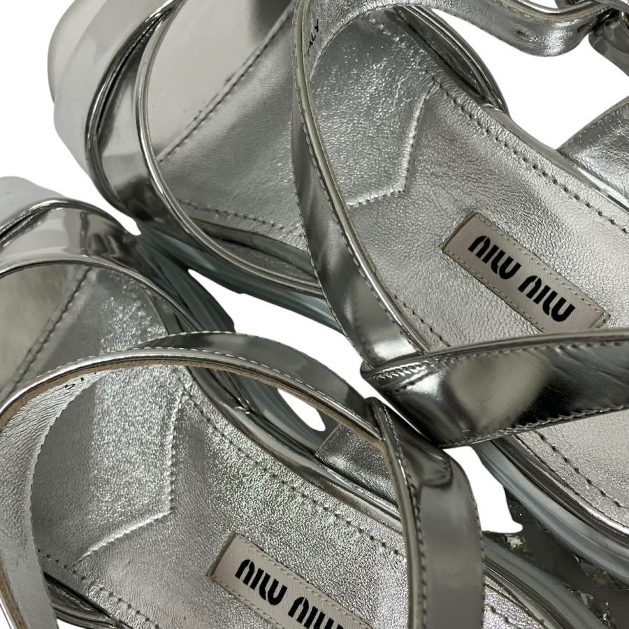 miu miu（ミュウミュウ） MIU MIU White Patent Leather Ankle Strap