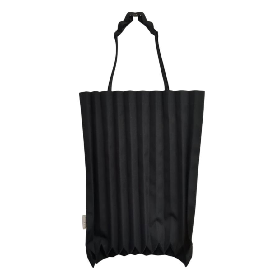 イッセーミヤケ　me タンクトップ　黒　ブラック ISSEY MIYAKE MEN（イッセイ ミヤケ メン）タンクトップ 黒 サイズ