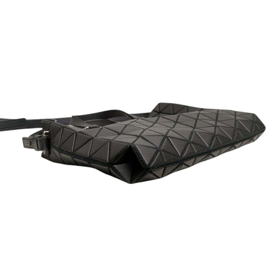 BAO ISSEY MIYAKE バオバオイッセイミヤケ ショルダーバッグ ブラック