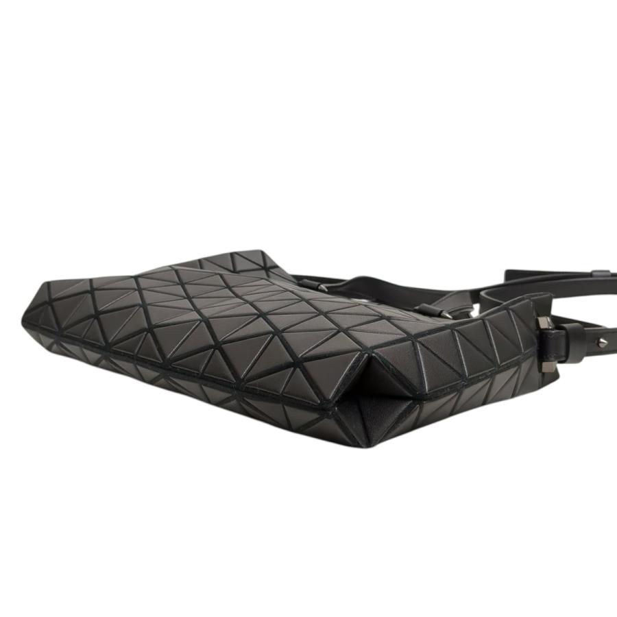 BAO ISSEY MIYAKE バオバオイッセイミヤケ ショルダーバッグ ブラック