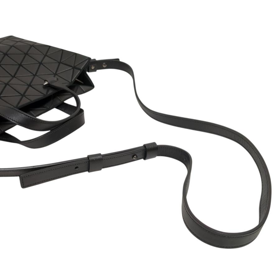 BAO ISSEY MIYAKE バオバオイッセイミヤケ ショルダーバッグ ブラック