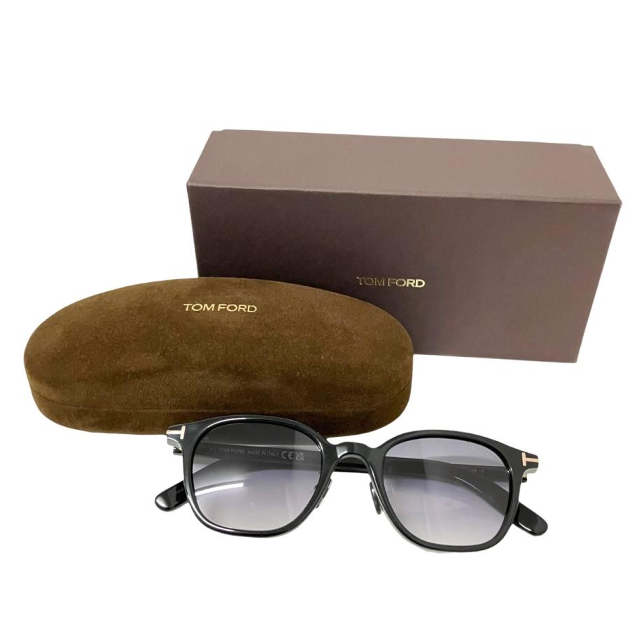 トムフォード　TOM FORD サングラス　TF978-D 49□21 145 TOMFORD (トムフォード) TF978-D お客様紹介 サングラス 熊本光の森 D