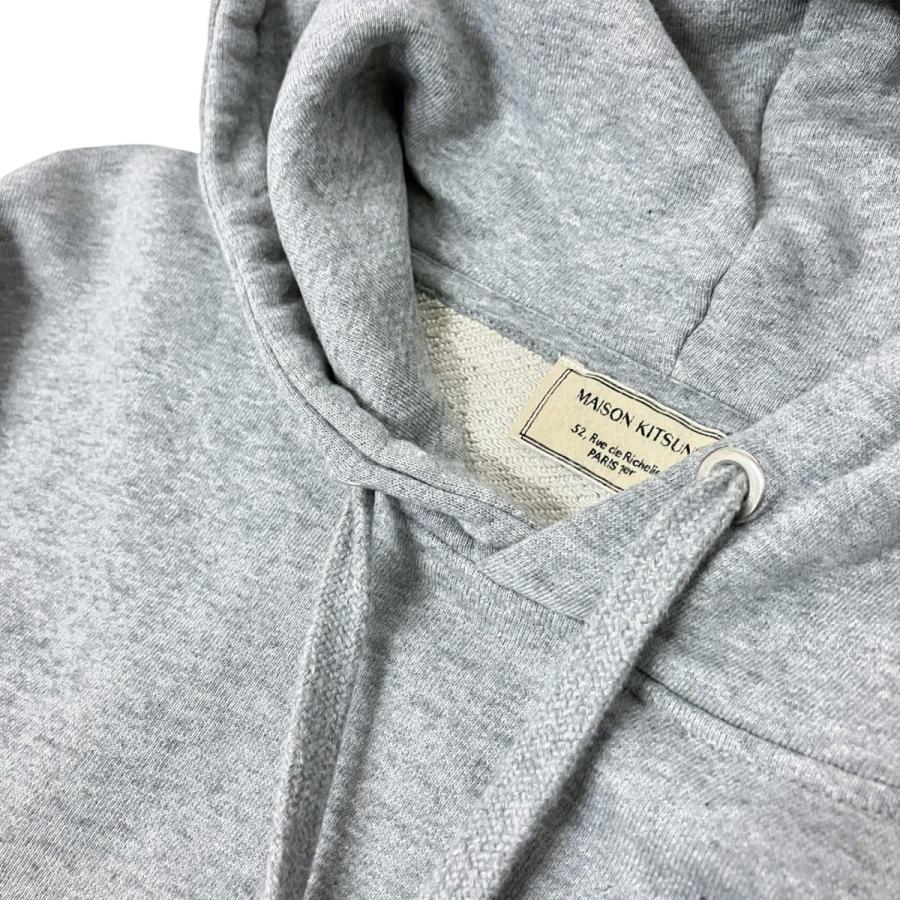 MAISON KITSUNE（メゾン キツネ） プルオーバーパーカー EU00353KM0001
