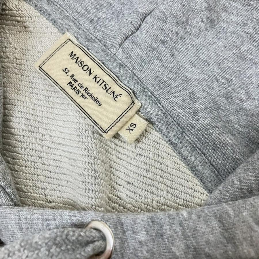 MAISON KITSUNE（メゾン キツネ） プルオーバーパーカー EU00353KM0001