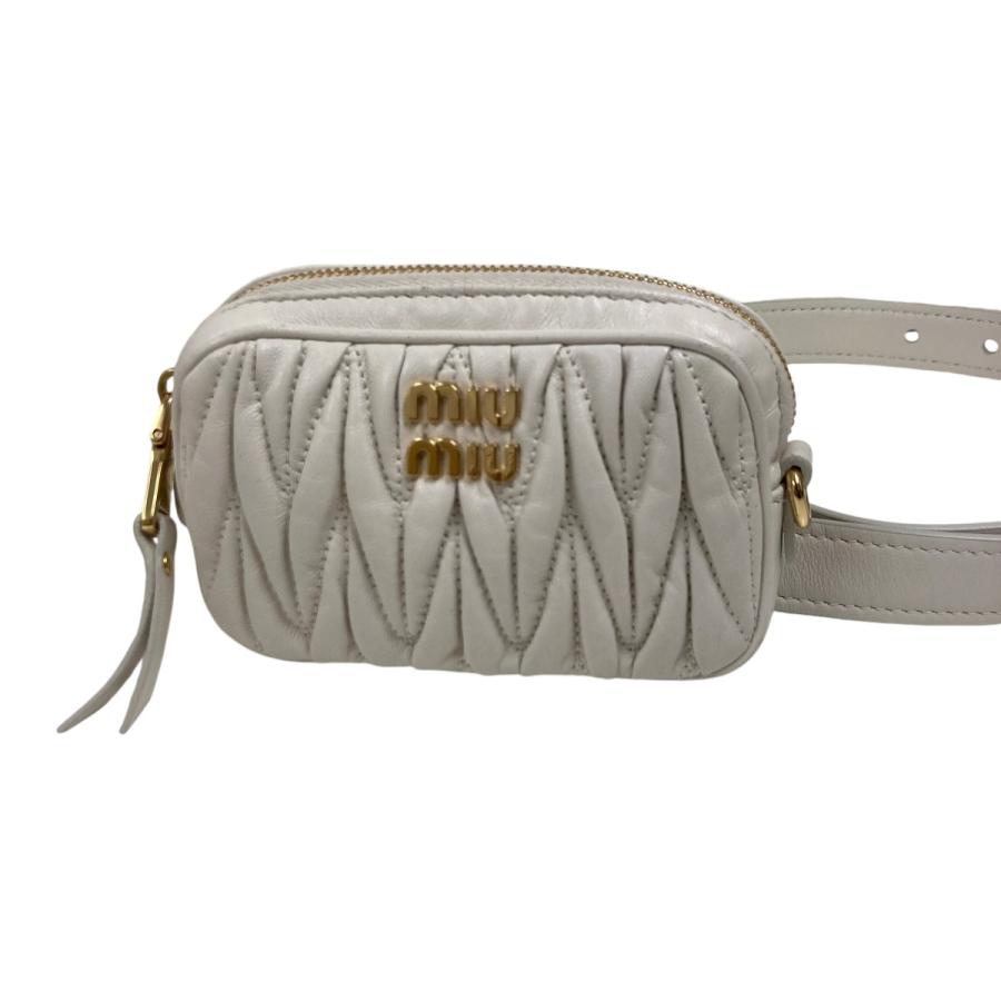 miumiu マテラッセ　ポーチ付きショルダーバッグ miu miu（ミュウミュウ） 【値下げ】MIU MIU マテラッセポーチ付き