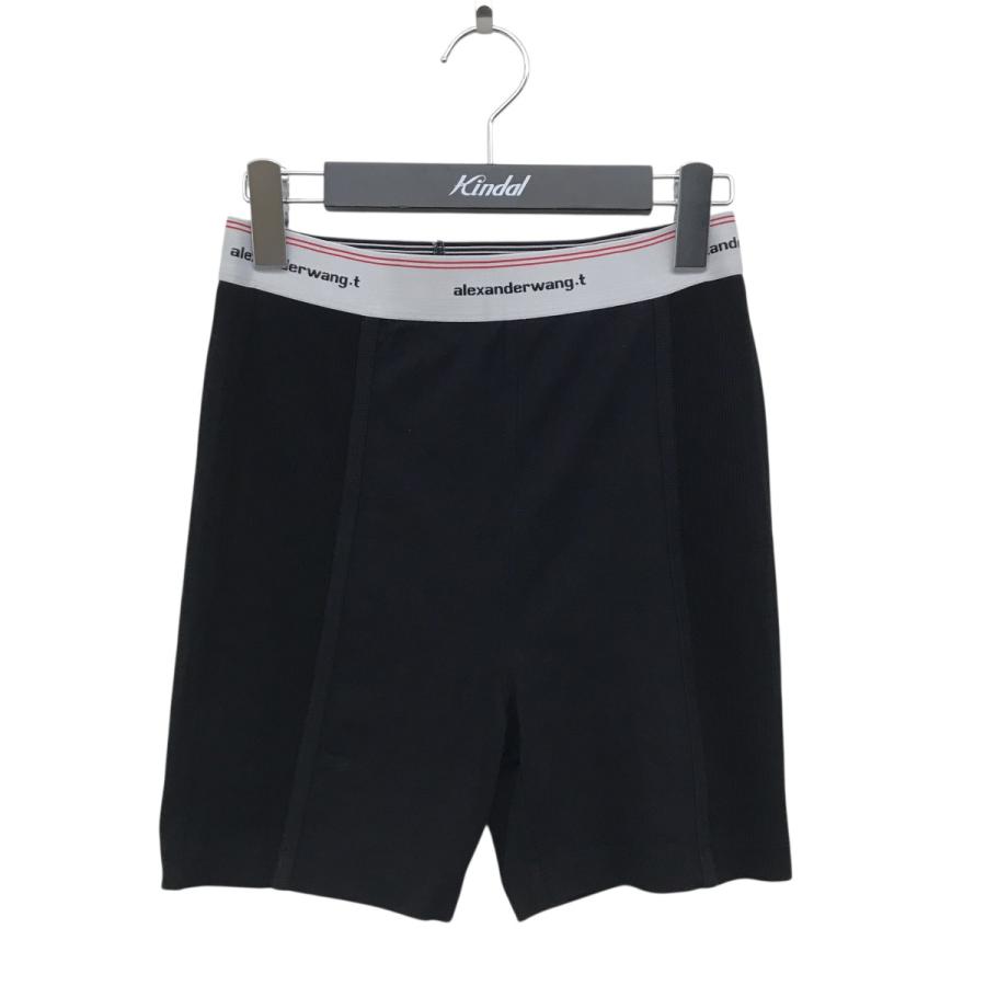 『q』Alexander Wang ロゴウエスト ショートパンツXS Alexander Wang ロゴウエスト ショートパンツ | ブラック | FARFETCH JP