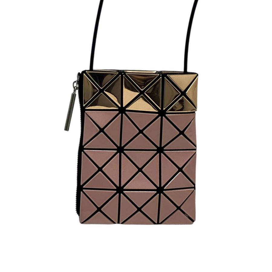BAO ISSEY MIYAKE バオバオイッセイミヤケ ショルダーバッグ ピンク