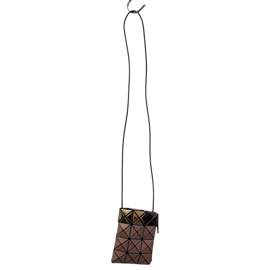 BAO ISSEY MIYAKE バオバオイッセイミヤケ ショルダーバッグ ピンク