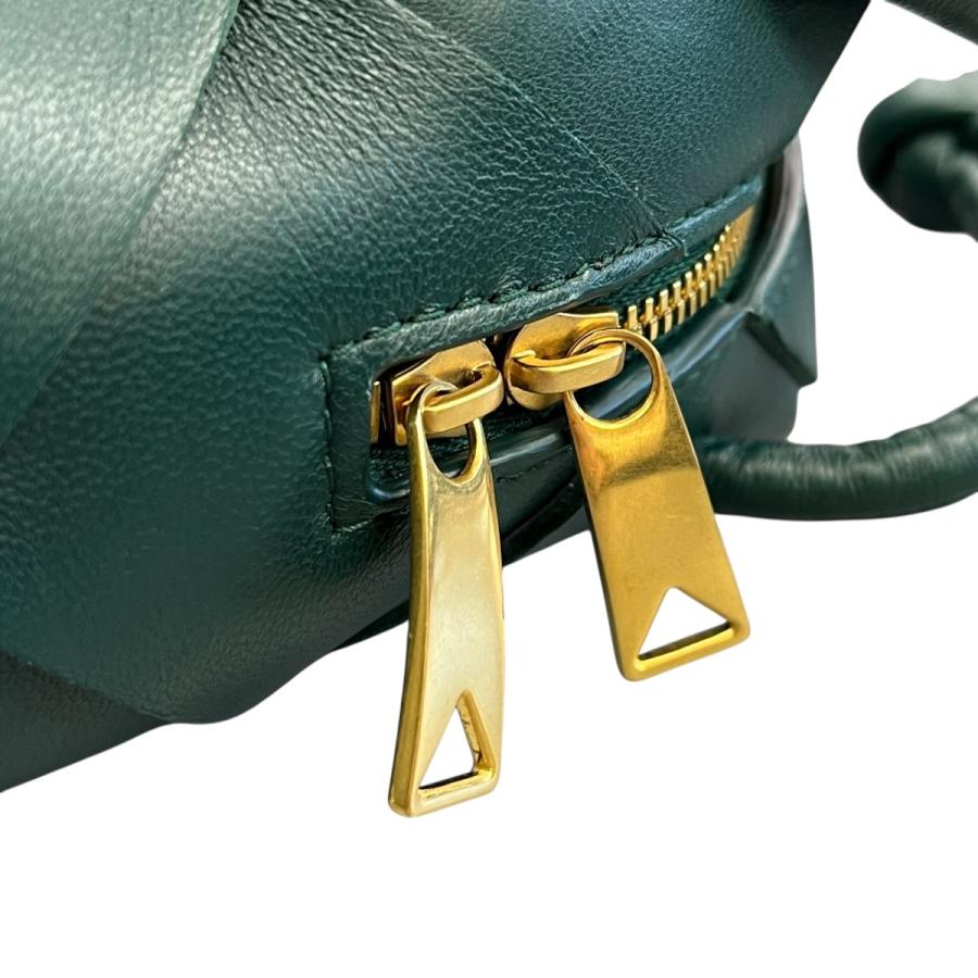 BOTTEGA VENETA（ボッテガ・ヴェネタ） ミニ カセット カメラバッグ