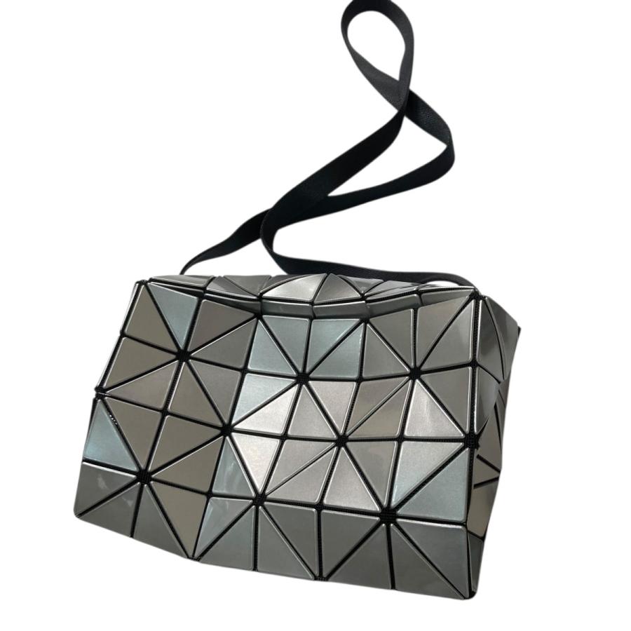 BAO ISSEY MIYAKE バオバオイッセイミヤケ タイルデザインショルダー