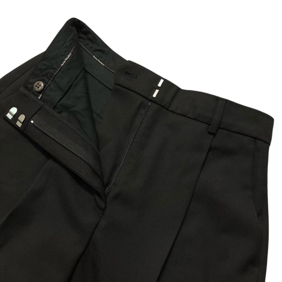 acne studios ハーフパンツ　32 SHOR000046 Acne Studios（アクネ ストゥディオズ） タックハーフパンツ FN WN