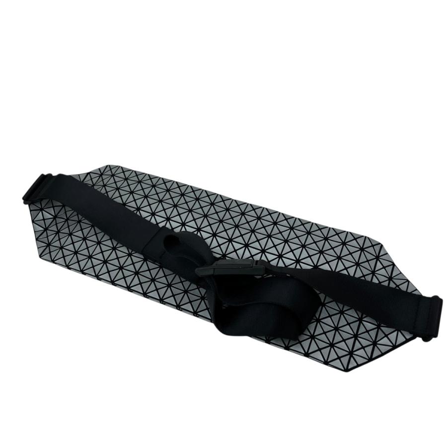 【ほぼ未使用】BAO BAO ISSEIMIYAKE ウエストバッグ　黒　マット BAO ISSEY MIYAKE バオバオイッセイミヤケ BATON REFLECTOR ウエスト
