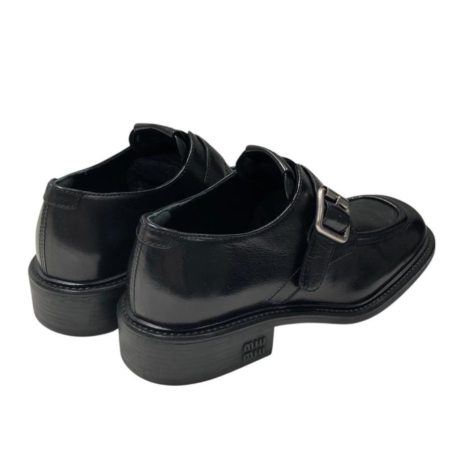 Miu Miu バックル付きレザーシューズ ブラック