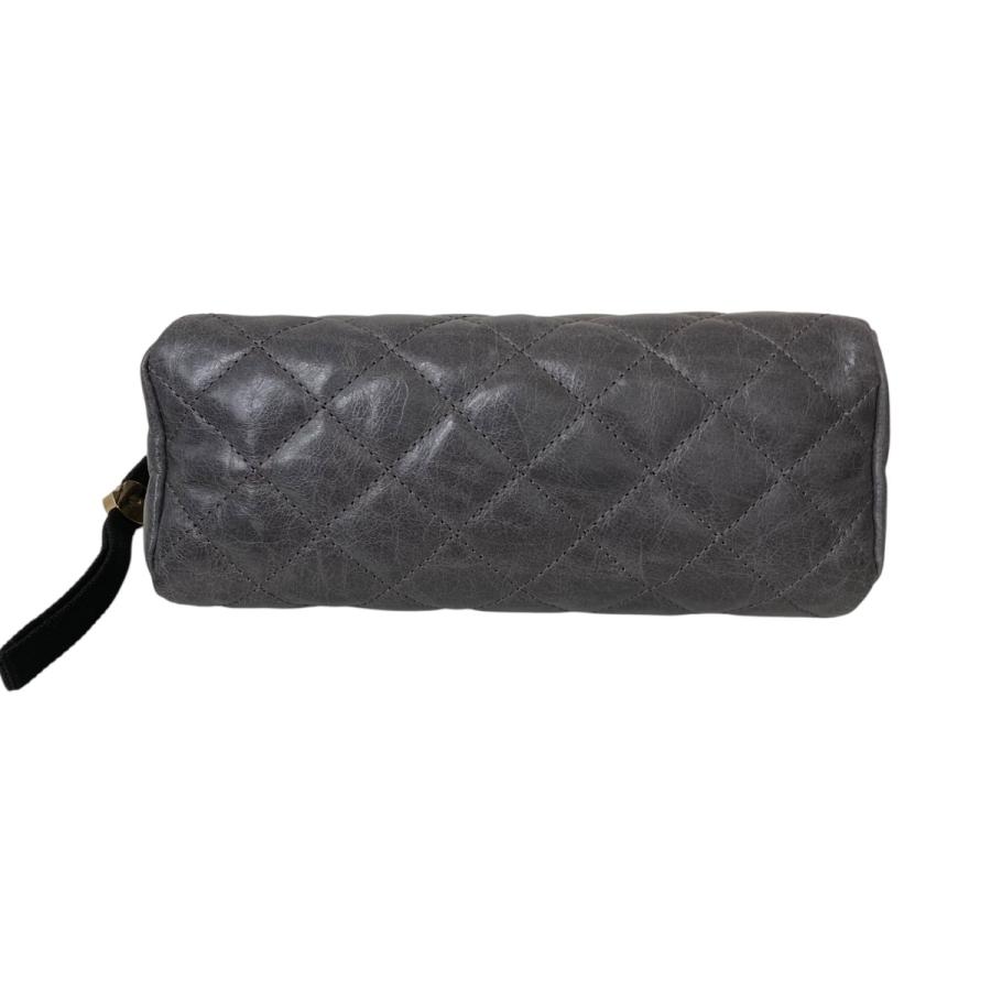 MONCLER（モンクレール） レザーキルティングポーチ グレー