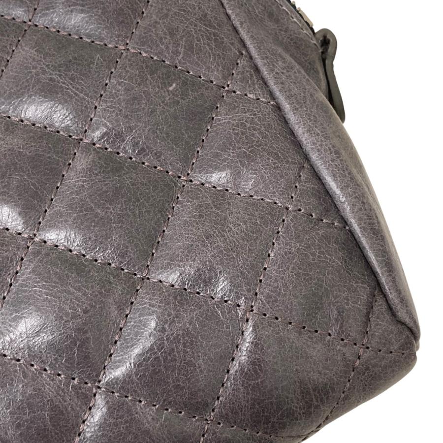 MONCLER（モンクレール） レザーキルティングポーチ グレー