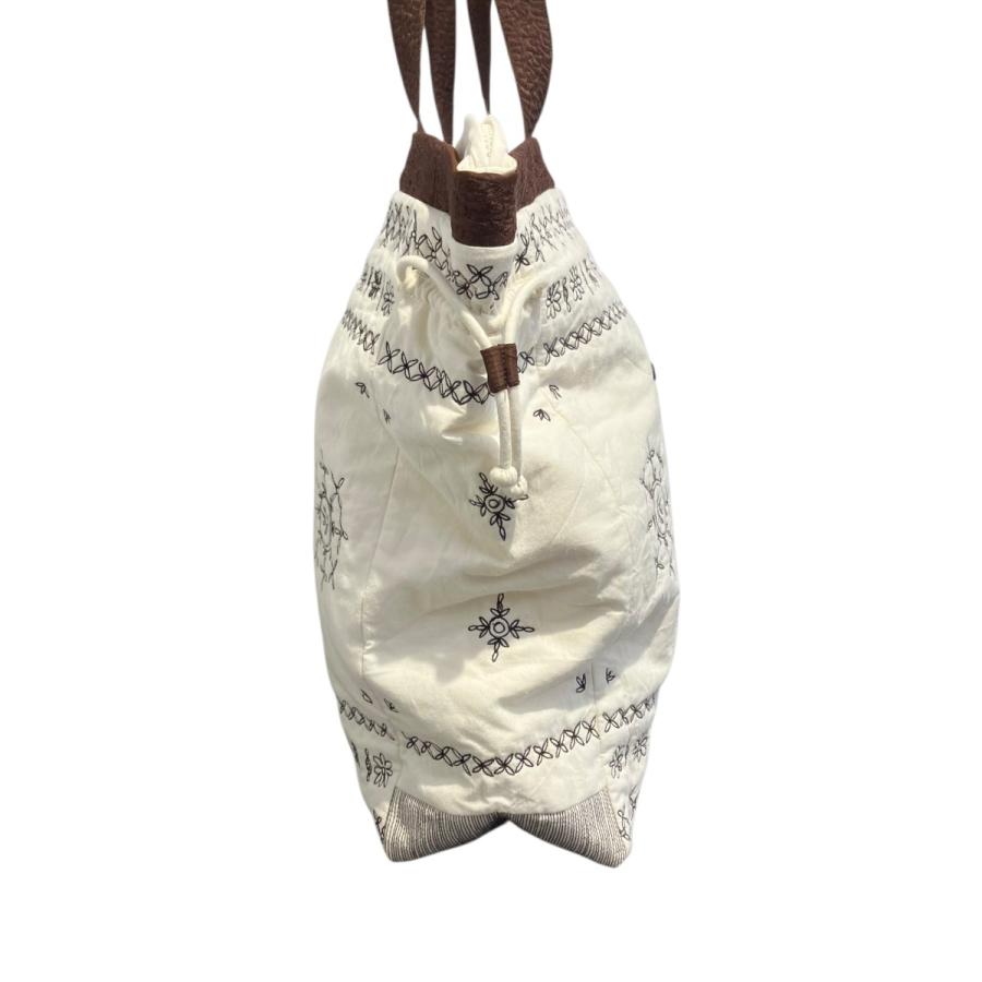 【美品】TAMASHA ハンドバッグ　ISSEY MIYAKE タマシャ イッセイ ミヤケ TAMASHA ISSEY MIYAKE 刺繍バッグ 雪の結晶