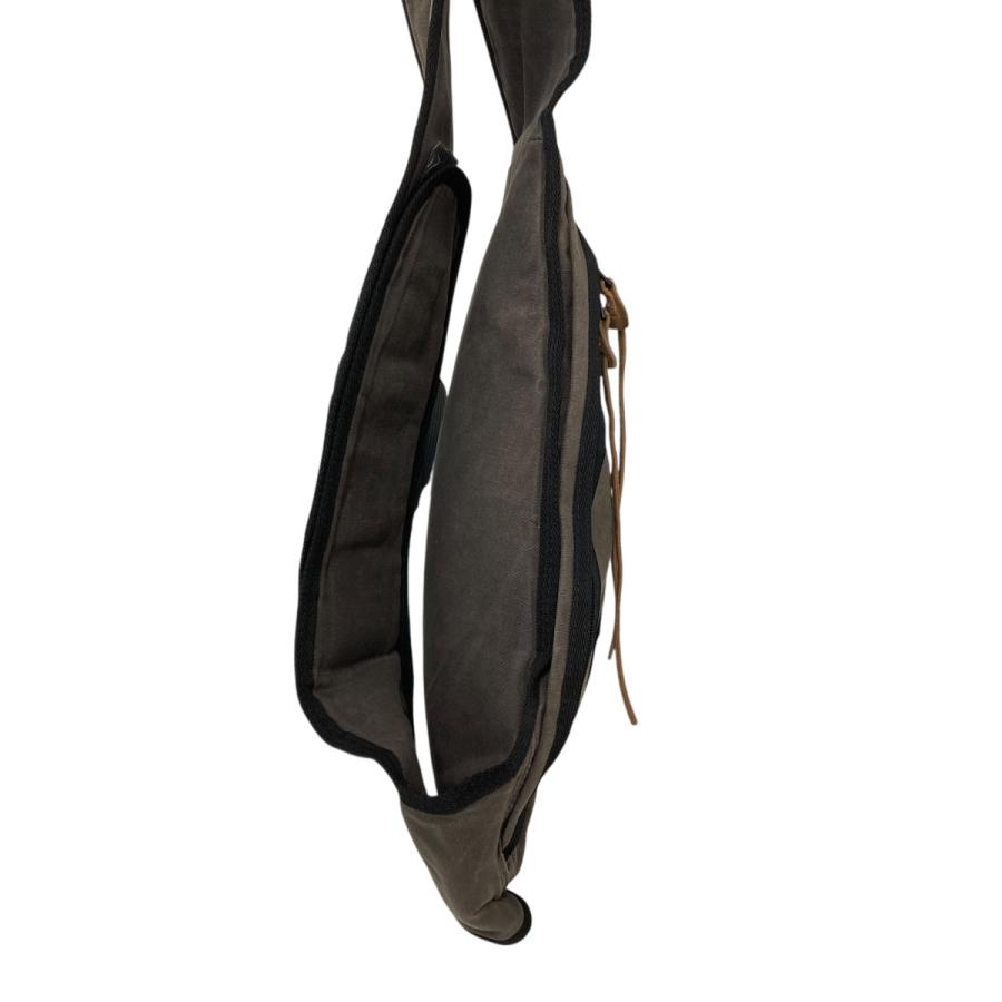 Acne Studios（アクネ ストゥディオズ） ACNE STUDIOS Sling Bag