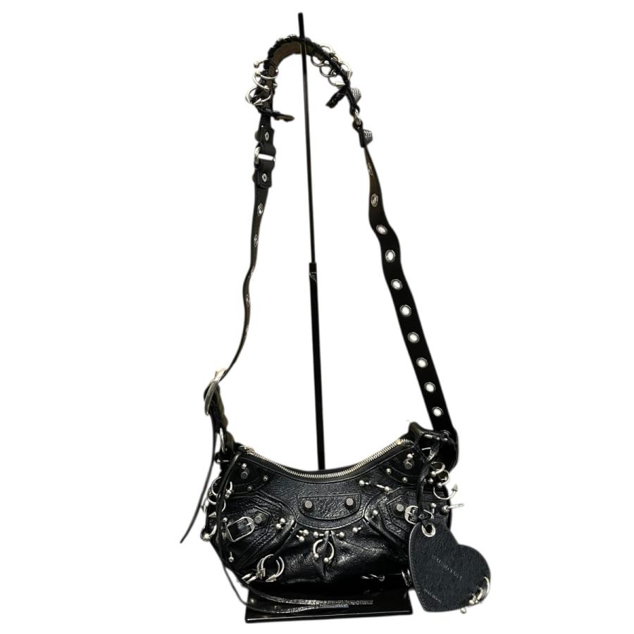 BALENCIAGA（バレンシアガ） ピアス装飾 Le Cagole ショルダーバッグ