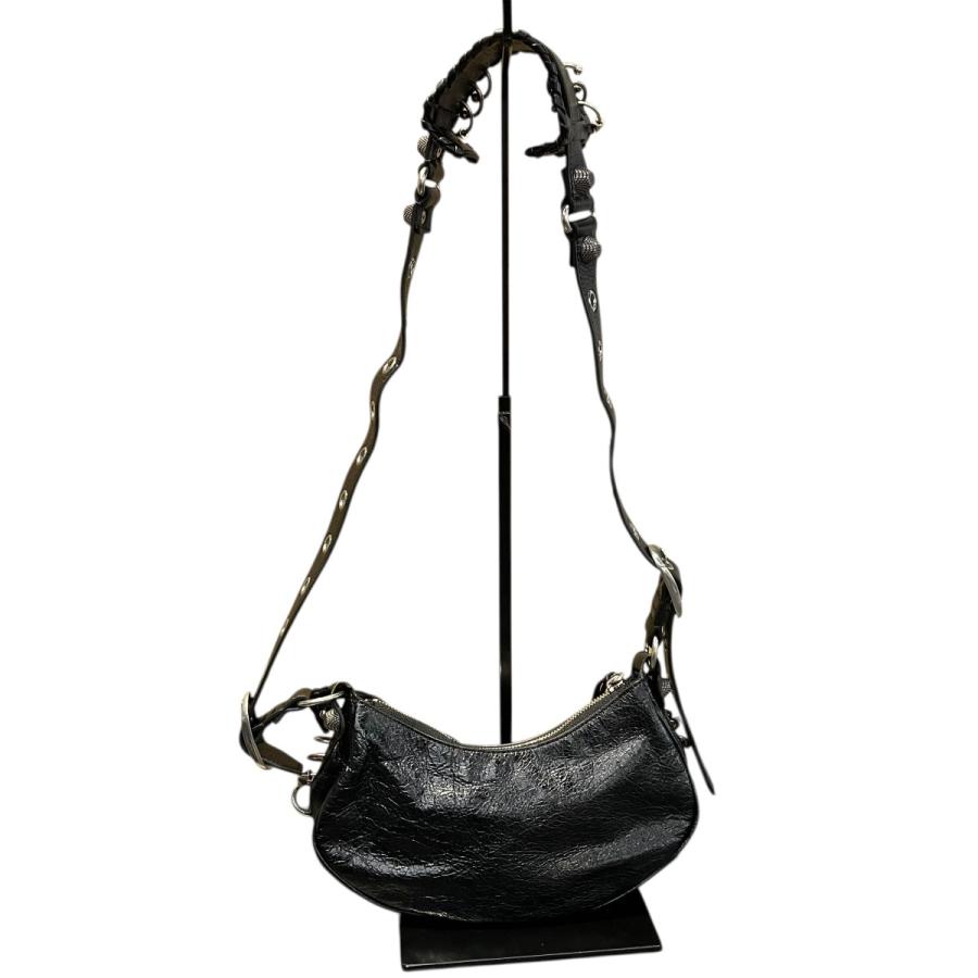 BALENCIAGA（バレンシアガ） ピアス装飾 Le Cagole ショルダーバッグ