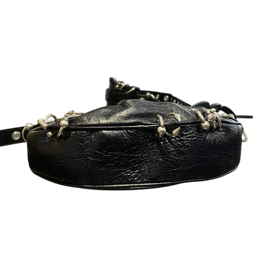 BALENCIAGA（バレンシアガ） ピアス装飾 Le Cagole ショルダーバッグ