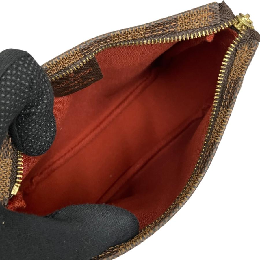 LOUIS VUITTON（ルイ・ヴィトン） トゥルース メイクアップ ポーチ
