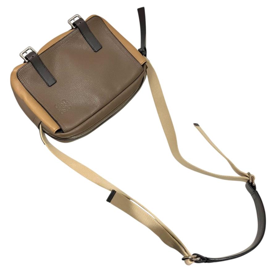 LOEWE（ロエベ） ミリタリーメッセンジャーバッグ ベージュ