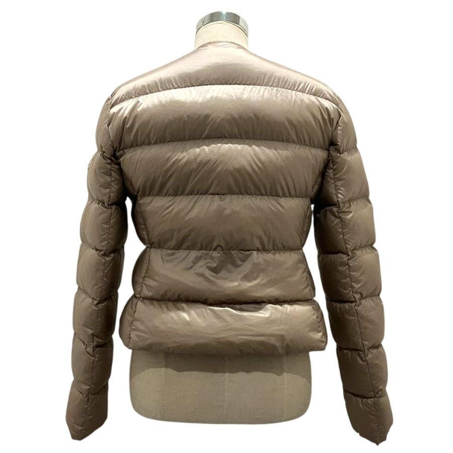 モンクレール MONCLER 【LAURINE】 ノーカラーダウンジャケット J20931A00101 ベージュ サイズ：3の画像