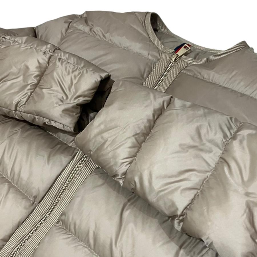 モンクレール MONCLER 【LAURINE】 ノーカラーダウンジャケット J20931A00101 ベージュ サイズ：3の画像