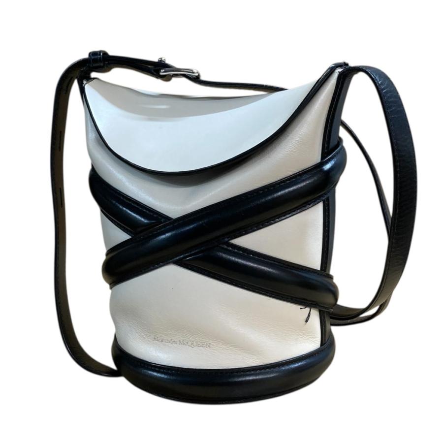 【美品】Alexander McQueen ショルダーバッグ カーブバッグ アレキサンダー・マックイーン、新作バッグ「カーブ」を発売。 | Vogue